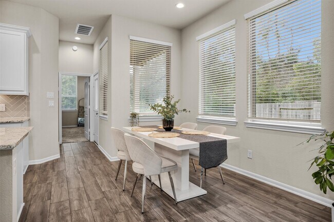 Building Photo - 28100 Rocky Heights Dr