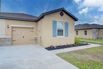 Building Photo - 1734 Party Pl