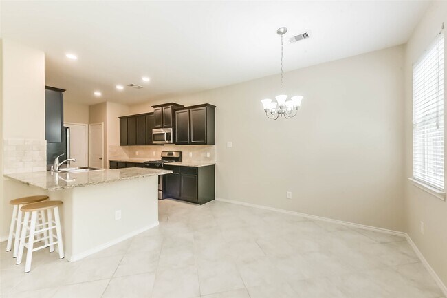 Building Photo - 16155 Beachside Pl