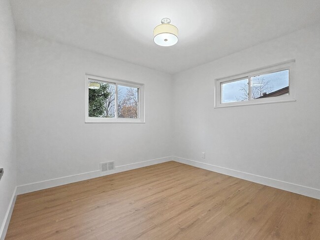 Building Photo - 9639 W 63rd Pl