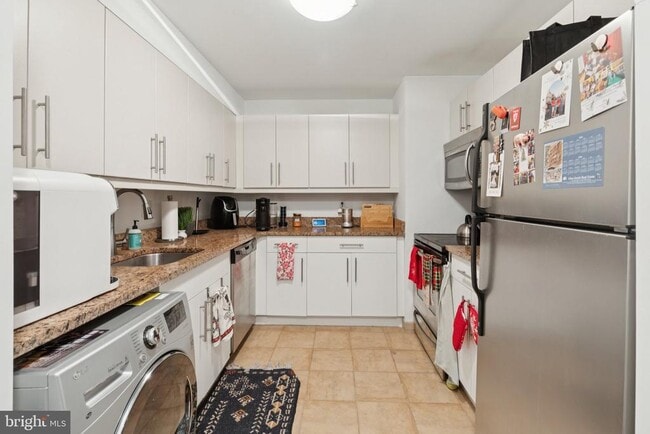 Building Photo - 219 S 18th St