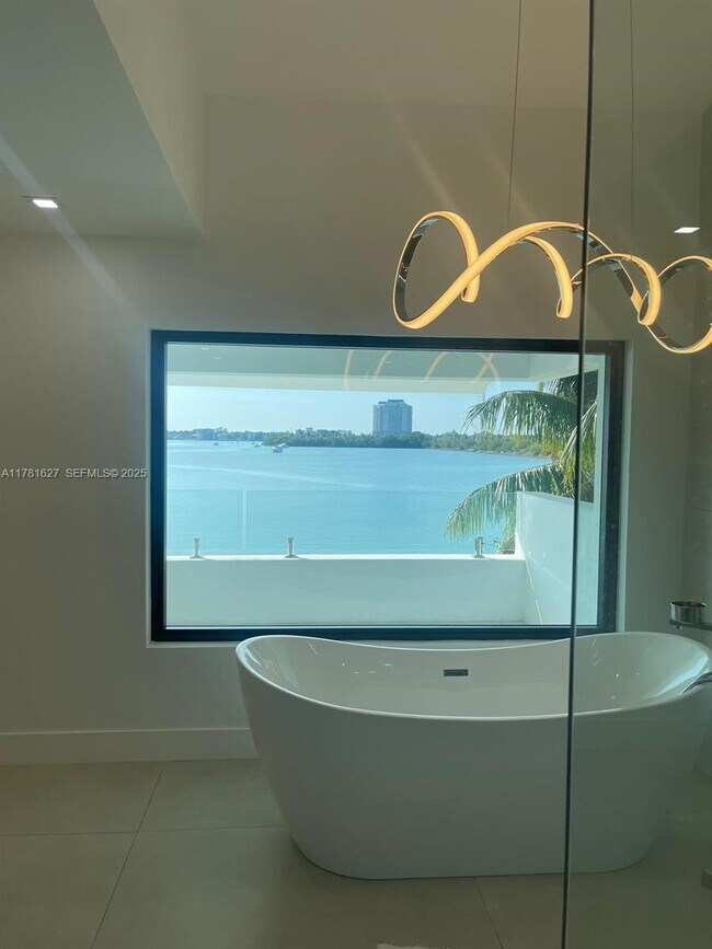 Building Photo - 7720 Miami View Dr