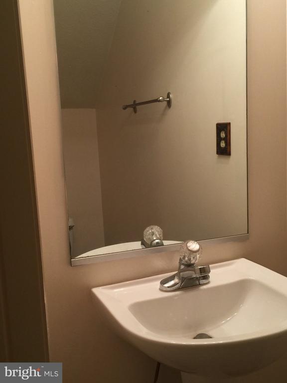 Building Photo - 9324 Daly Ct