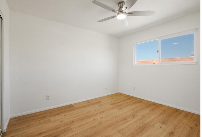 Building Photo - 1420 Hilltop Dr