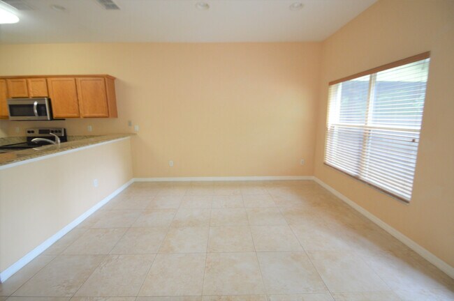 Building Photo - CASSELBERRY: Townhome in Devon Place