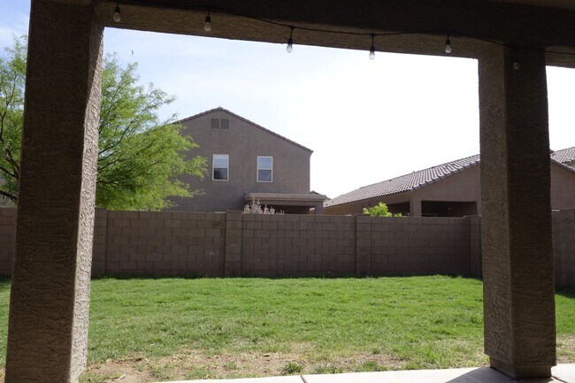 Building Photo - (Vail) Spacious 5 bedroom 3 bath house!