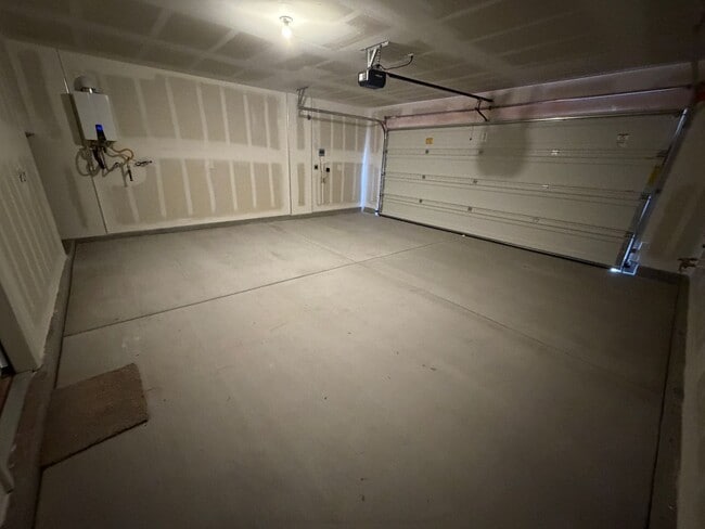 Building Photo - New Build - Never Lived In