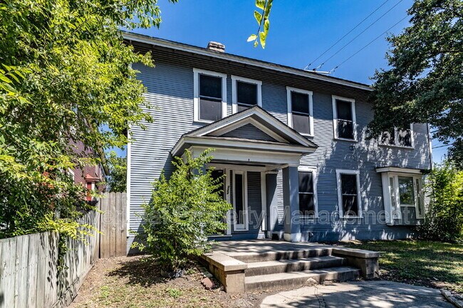 Building Photo - 723 E Euclid Ave