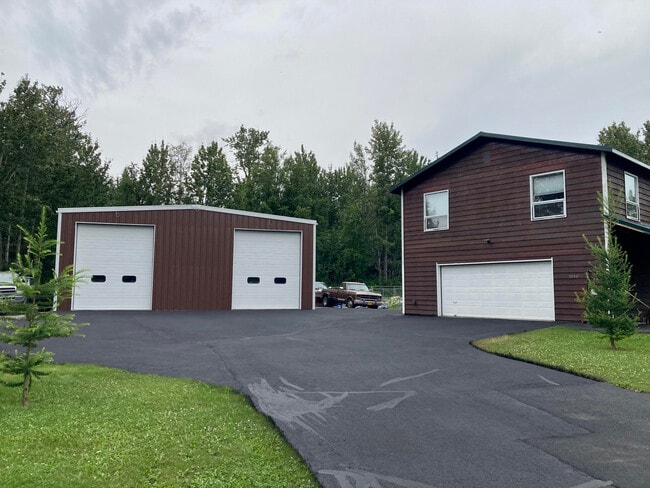 Building Photo - 1040 N Colonial Dr