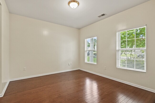 Building Photo - 465 Green Park Ln