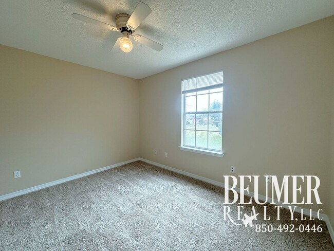 Building Photo - 3bd/2ba Home in Prime Location: Near Base, Close to Beaches!