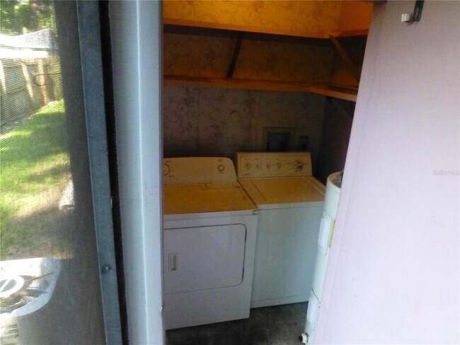 Building Photo - 1890 Wolford Rd