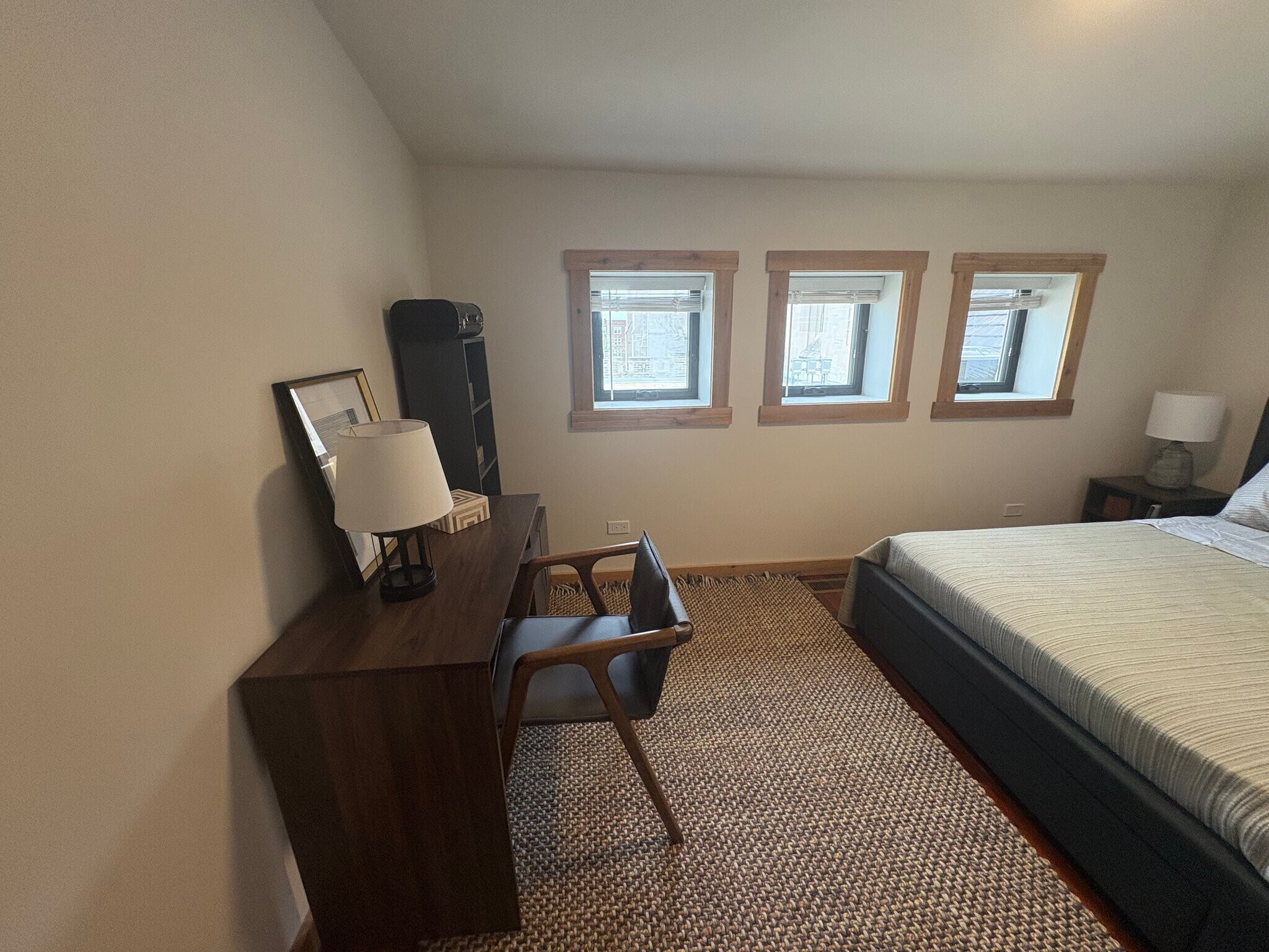 Building Photo - 4611 S Ellis Ave