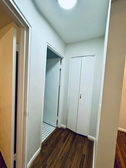 Building Photo - 7803 Lake Ave