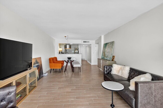 Building Photo - 3581 S Ocean Blvd