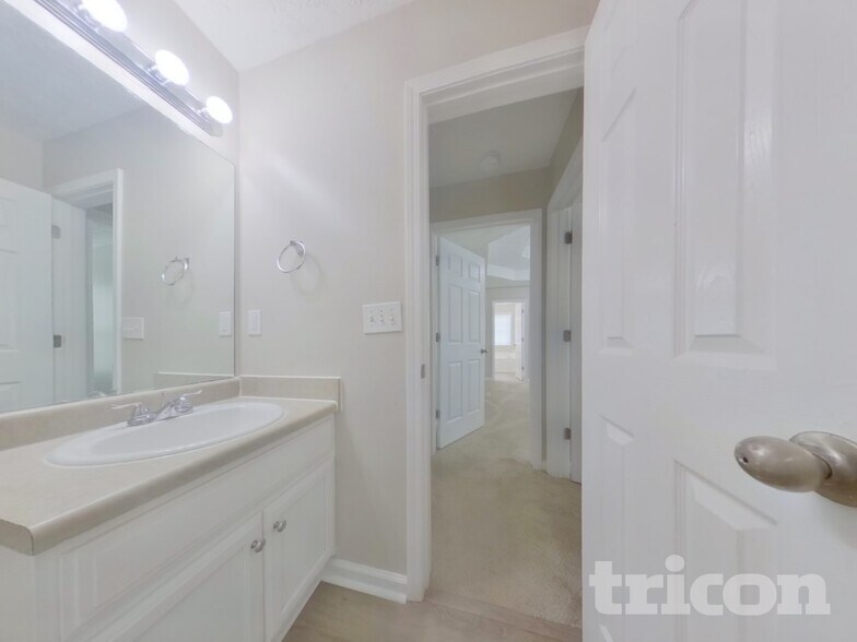 Building Photo - 225 Charleston Pl