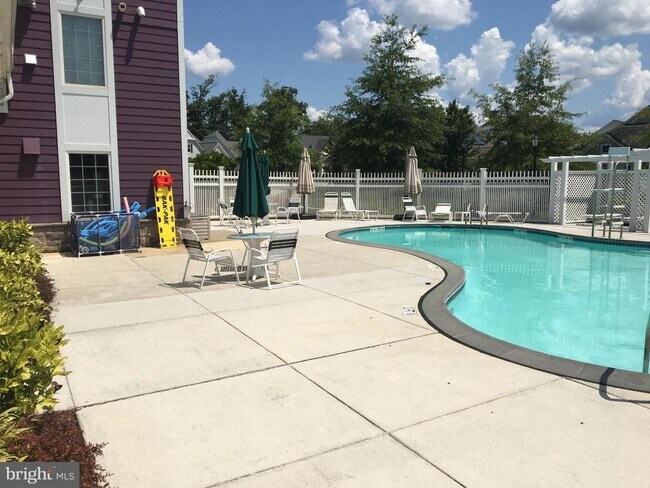 Building Photo - 13210 Rabbit Chase Rd