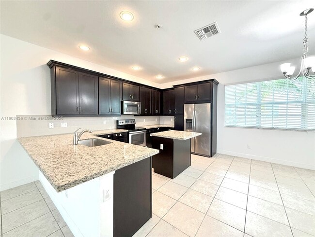 Building Photo - 2909 SW 119th Way