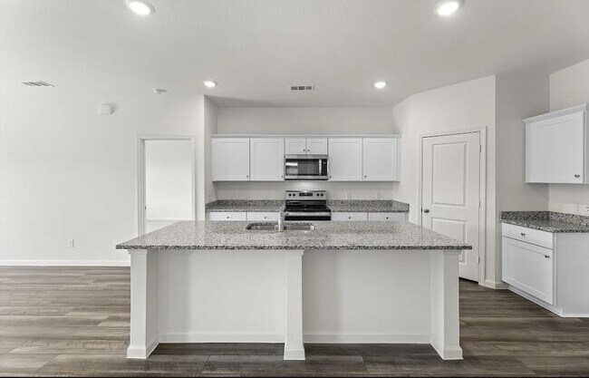 Building Photo - 1821 Sandlin Dr