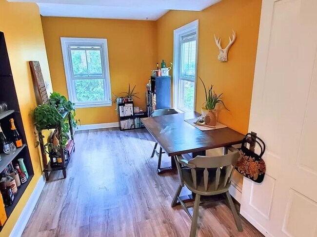 Building Photo - 10 High St