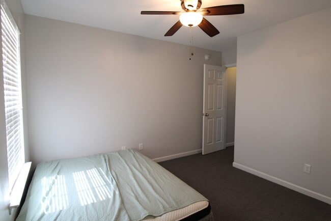 Building Photo - 1840 Polaris Dr