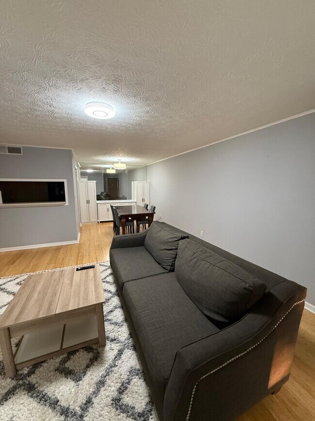 Building Photo - 202 Dunbar Dr