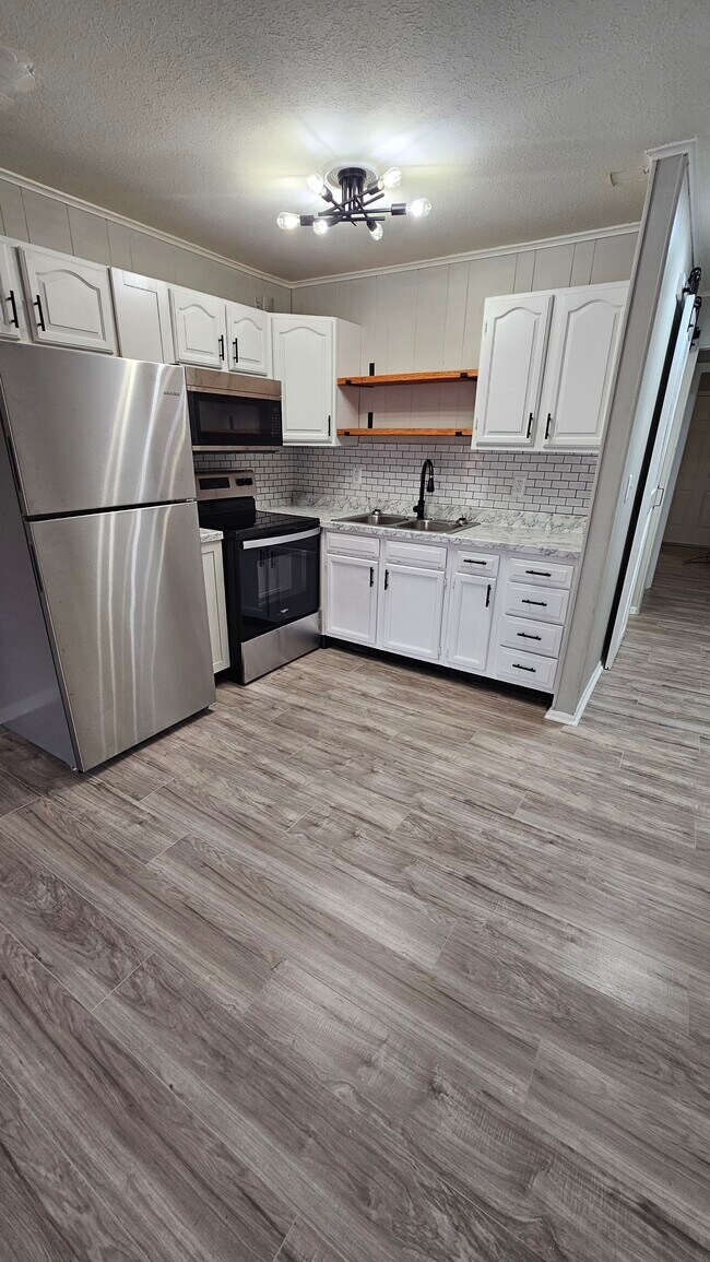 Building Photo - The Villas on Sunrise