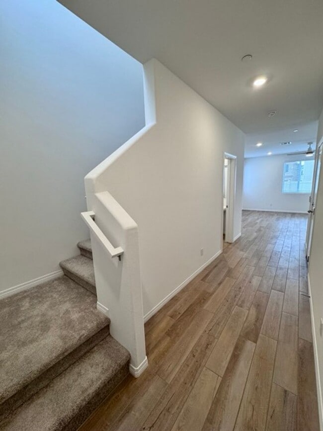 Building Photo - Welcome to Your Brand New 3 Bedroom Solar Home in the Gated Willow Springs Community of Murrieta!