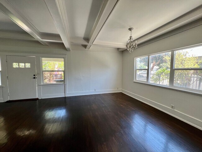 Building Photo - 2822 W Ave 33