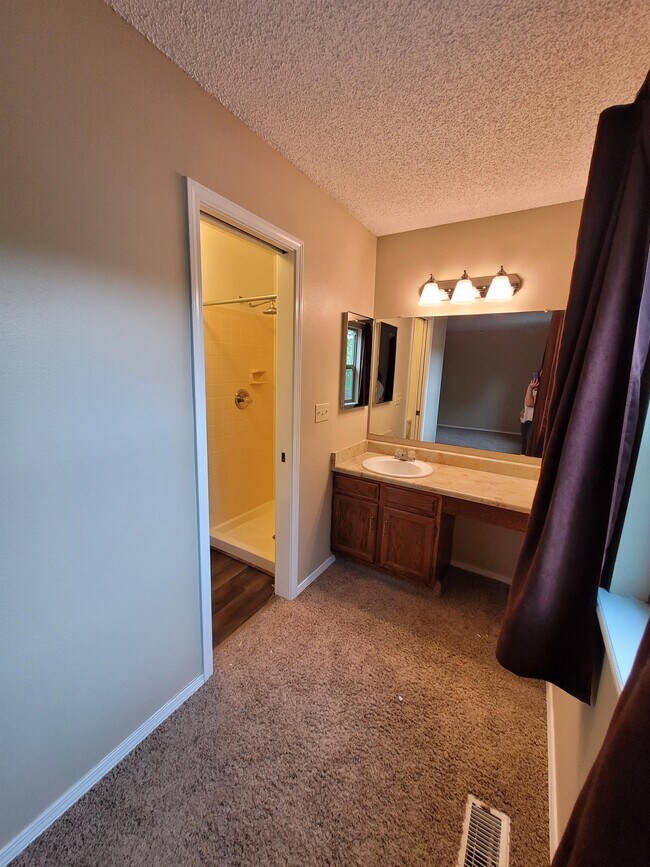 Building Photo - 5280 Mule Deer Dr