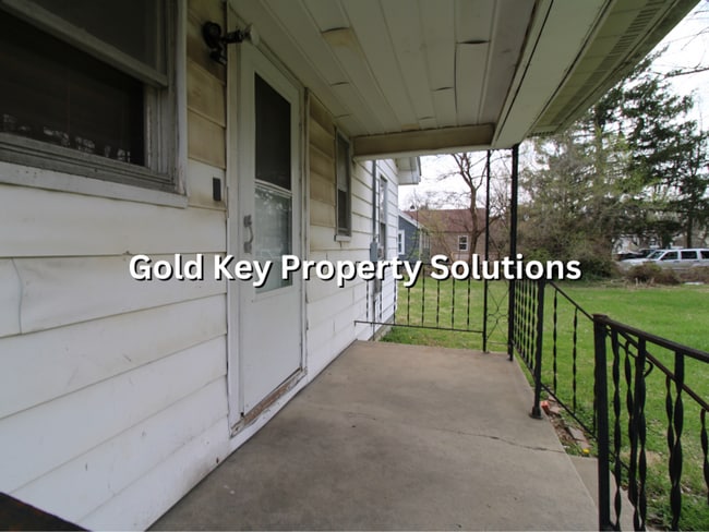 Building Photo - 2 BR 1 BA House with 2 Covered Porches and Huge Garage (NO SECTION 8)