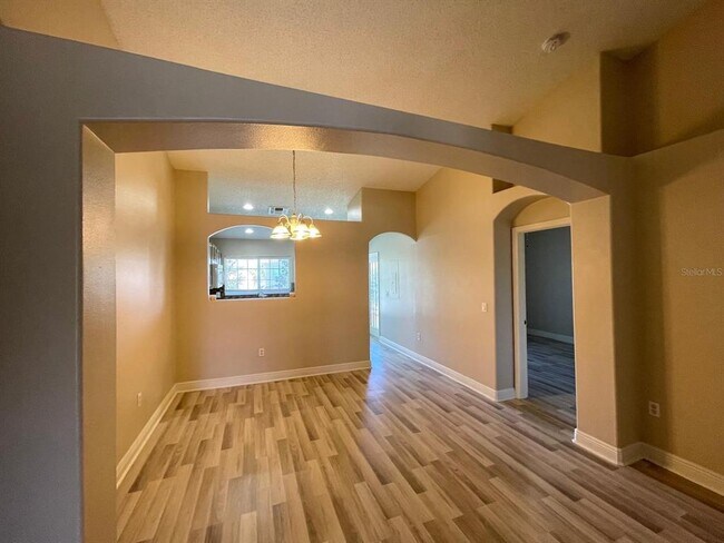 Building Photo - 13301 Fairway Glen Dr