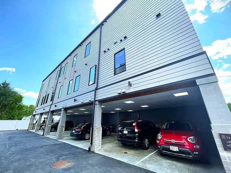 Building Photo - 37 Horace St