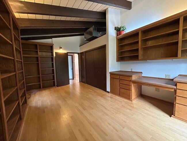 Building Photo - $3,350 | 5 Bedroom, 2.5 Bathroom House | P...