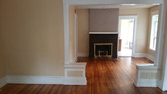 Building Photo - 315 McClellan St