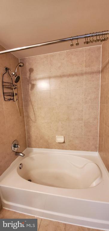 Building Photo - 5750 Bou Ave
