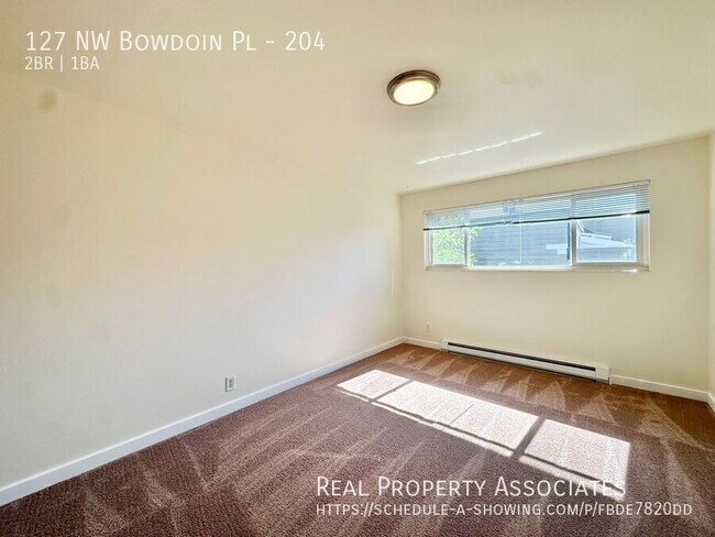 Building Photo - 127 NW Bowdoin Pl
