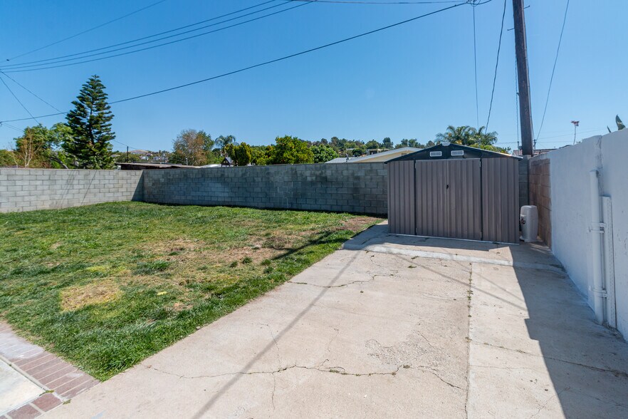 Building Photo - 27222 Plumwood Ave