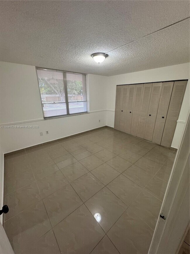 Building Photo - 6841 SW 147th Ave