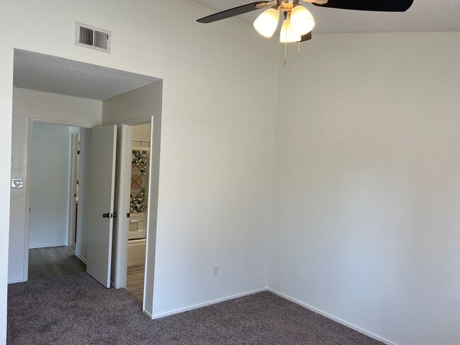 Building Photo - SOUTHWEST BAKERSFIELD **SINGLE STORY**