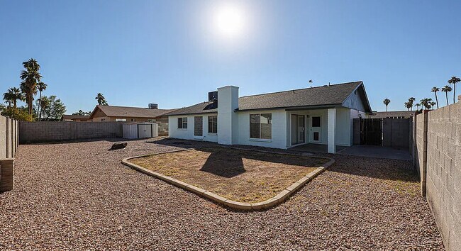 Building Photo - 604 W Kiva Ave