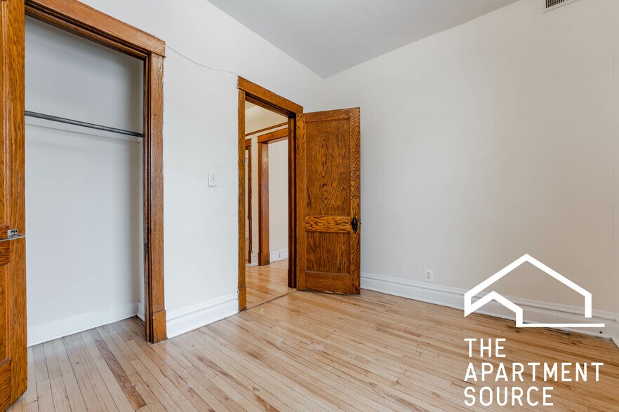 Building Photo - 3820 N Sheffield Ave