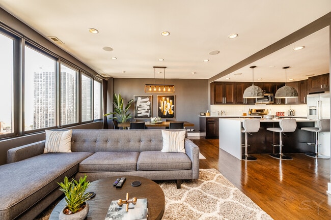 Building Photo - 2754 N Hampden Ct