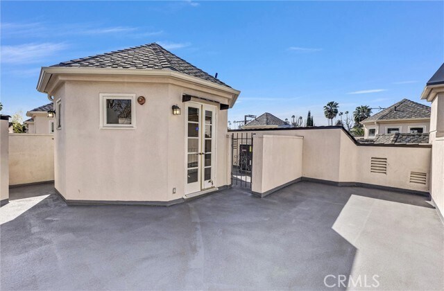 Building Photo - 309 N Almont Dr