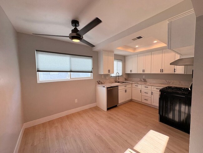 Building Photo - 1708 E Fairfield Ct