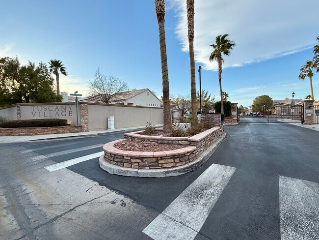 Building Photo - 8300 La Strada Ave