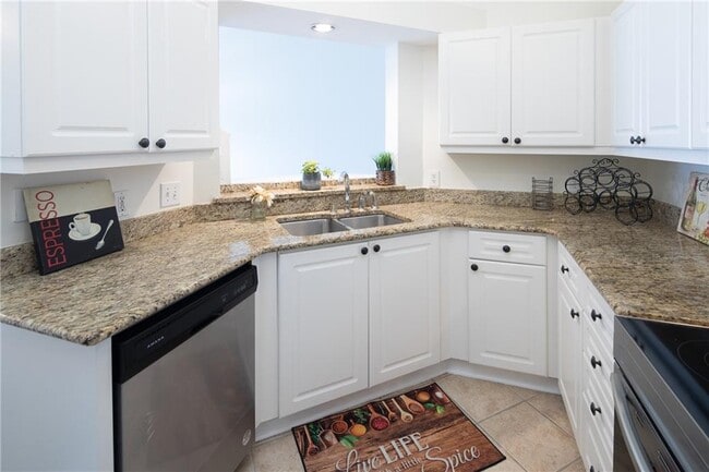 Building Photo - 3334 Peachtree Rd NE