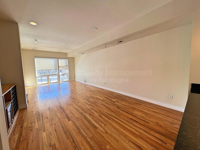 Building Photo - 2403 Bryant St