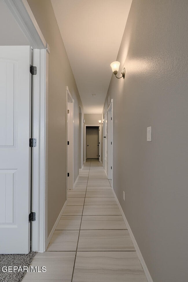 Building Photo - 14708 Boer Trl Ave