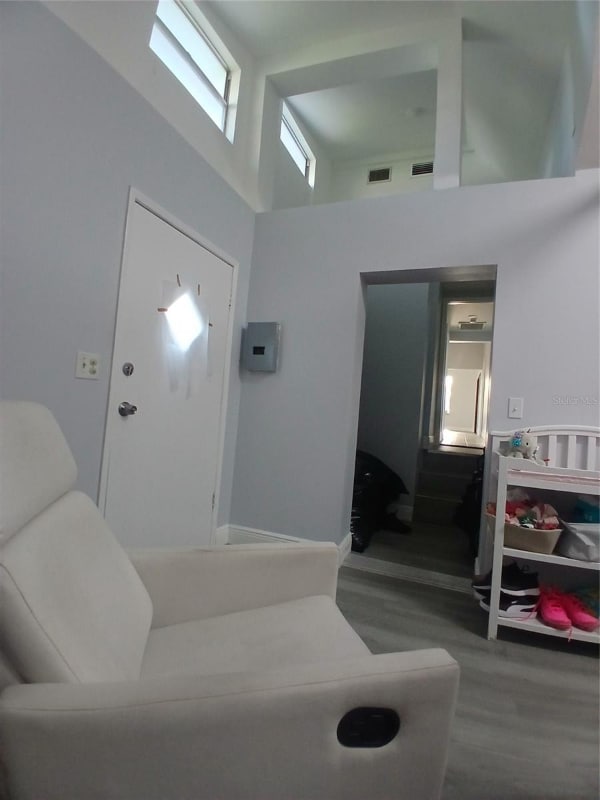 Building Photo - 8509 Claonia St